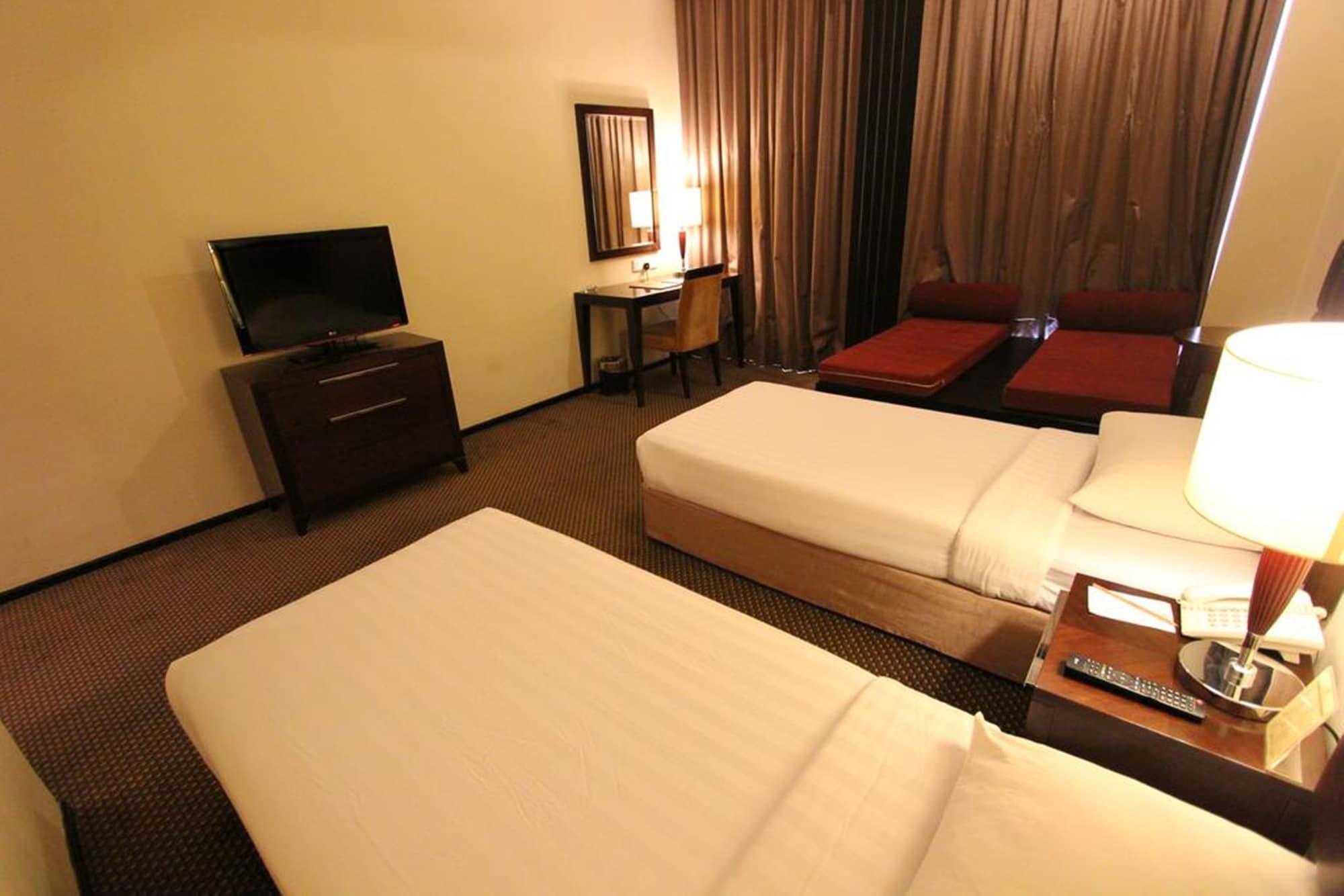 Harmoni One Convention Hotel&Service Apartments Batam Esterno foto