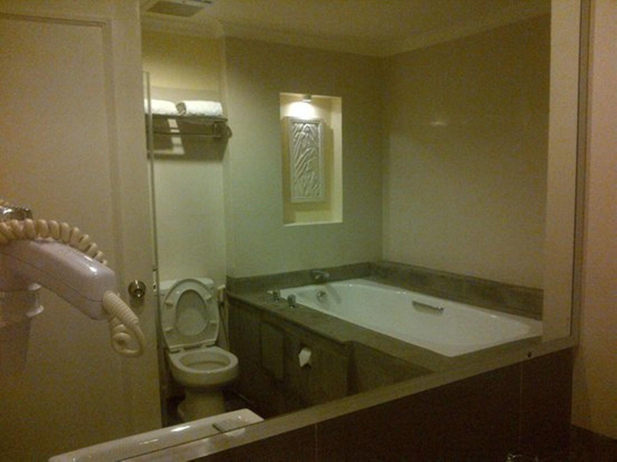 Harmoni One Convention Hotel&Service Apartments Batam Esterno foto