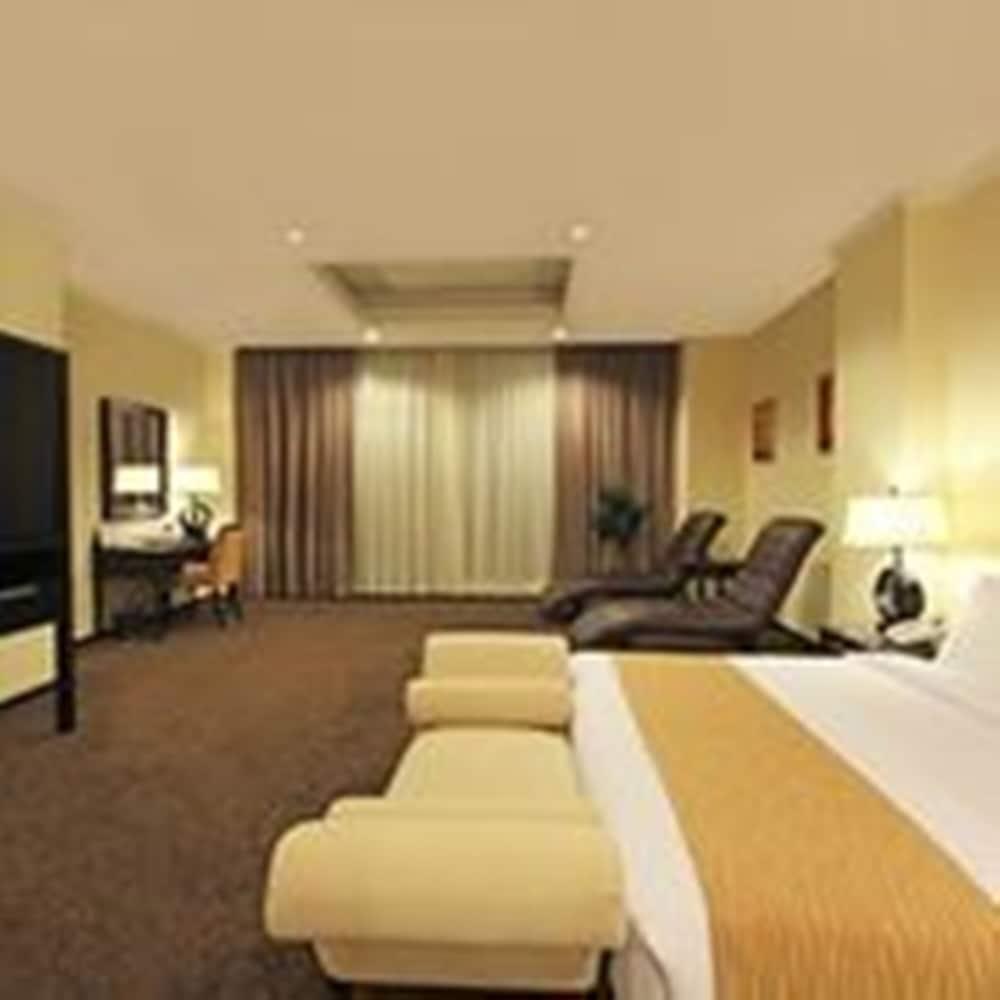Harmoni One Convention Hotel&Service Apartments Batam Esterno foto
