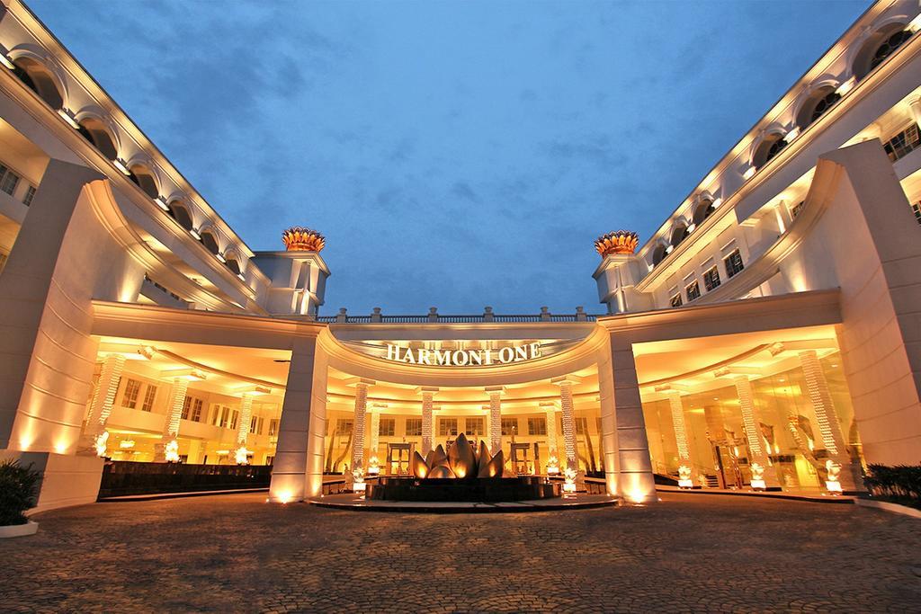 Harmoni One Convention Hotel&Service Apartments Batam Esterno foto