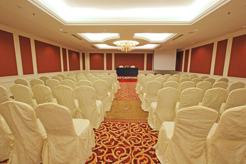 Harmoni One Convention Hotel&Service Apartments Batam Esterno foto