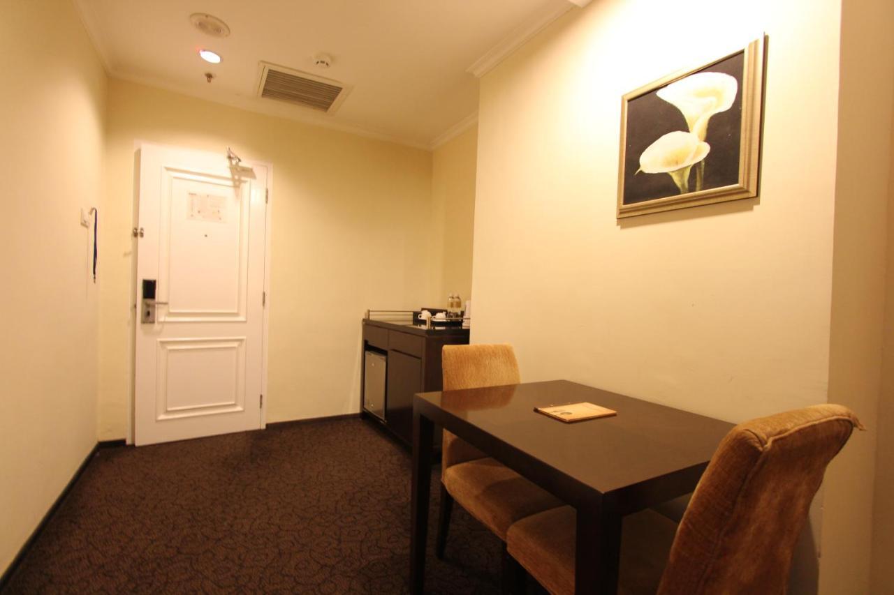 Harmoni One Convention Hotel&Service Apartments Batam Esterno foto
