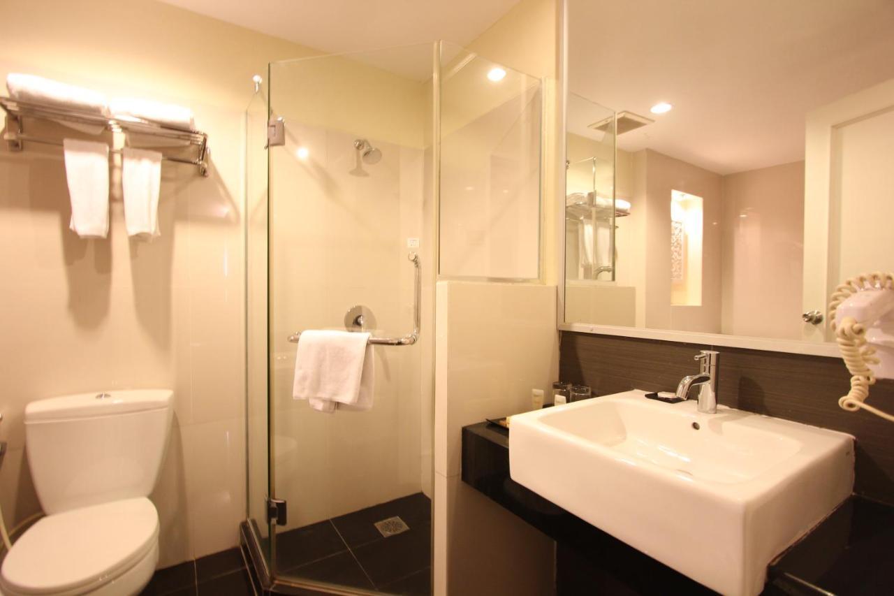 Harmoni One Convention Hotel&Service Apartments Batam Esterno foto
