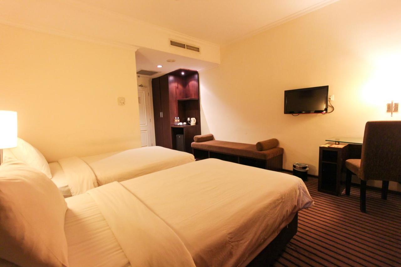 Harmoni One Convention Hotel&Service Apartments Batam Esterno foto