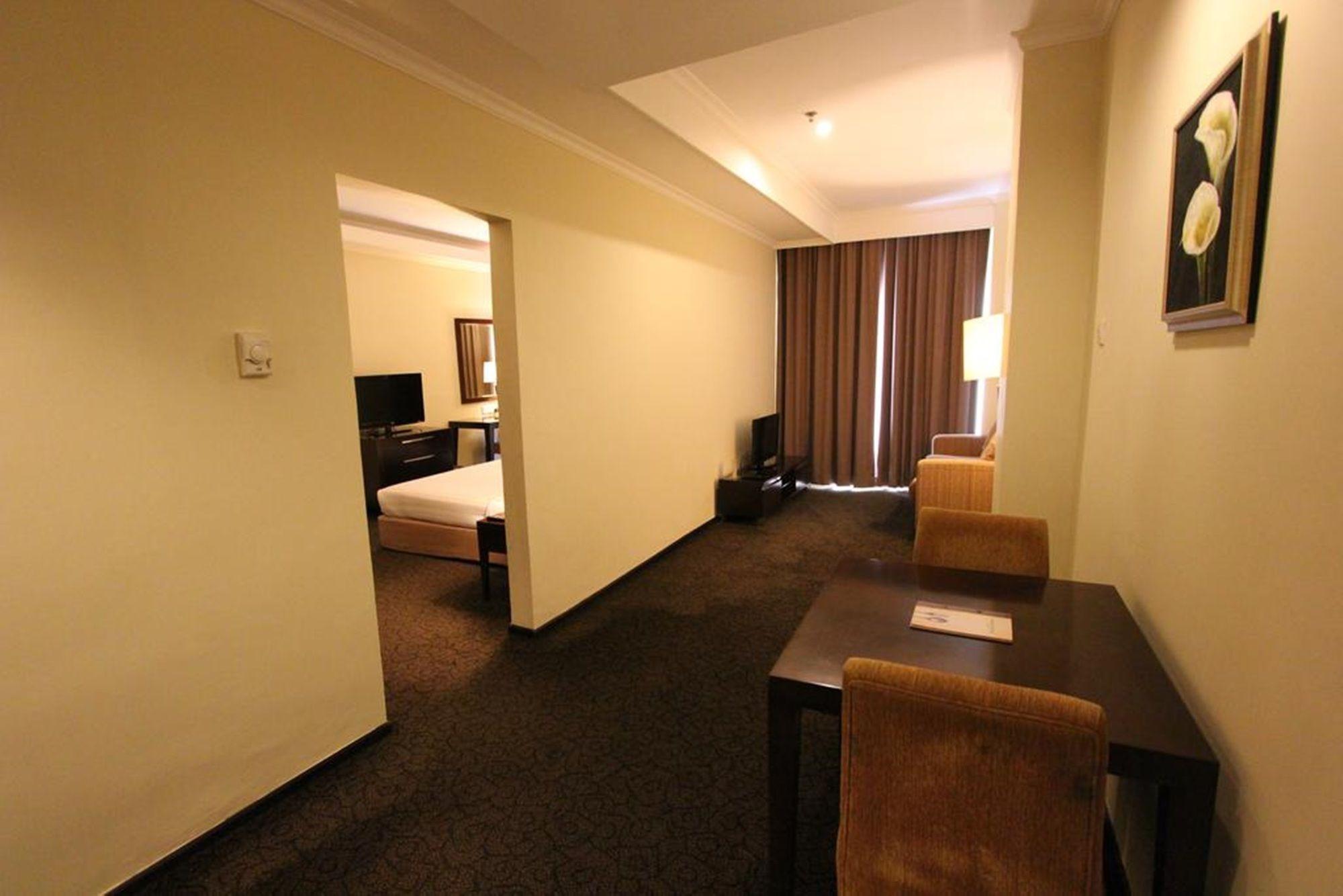 Harmoni One Convention Hotel&Service Apartments Batam Esterno foto
